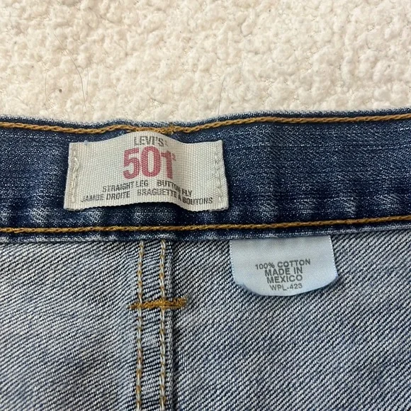 🔵Men’s Levi Jeans button fly straight leg. - Picture 4 of 5